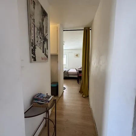 Flat Apartment *